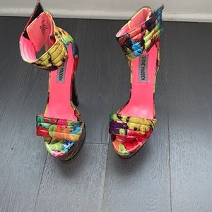 Steve Madden platform sandals